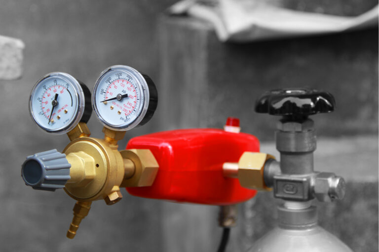 DEM CO2 heated regulator