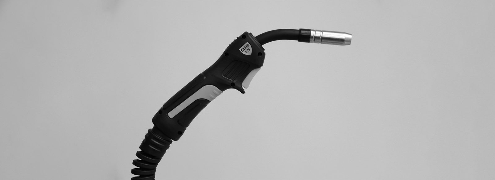 Ergonomic MIG welding torch with heat-resistant handle